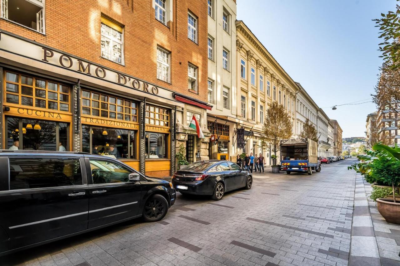 Urban Stable Luxury Apartments Budapeste Exterior foto