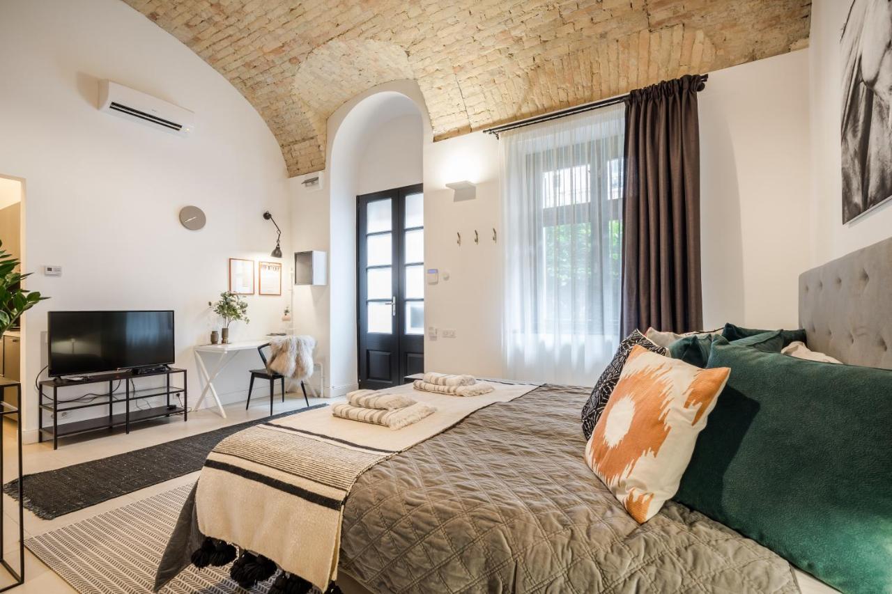 Urban Stable Luxury Apartments Budapeste Exterior foto