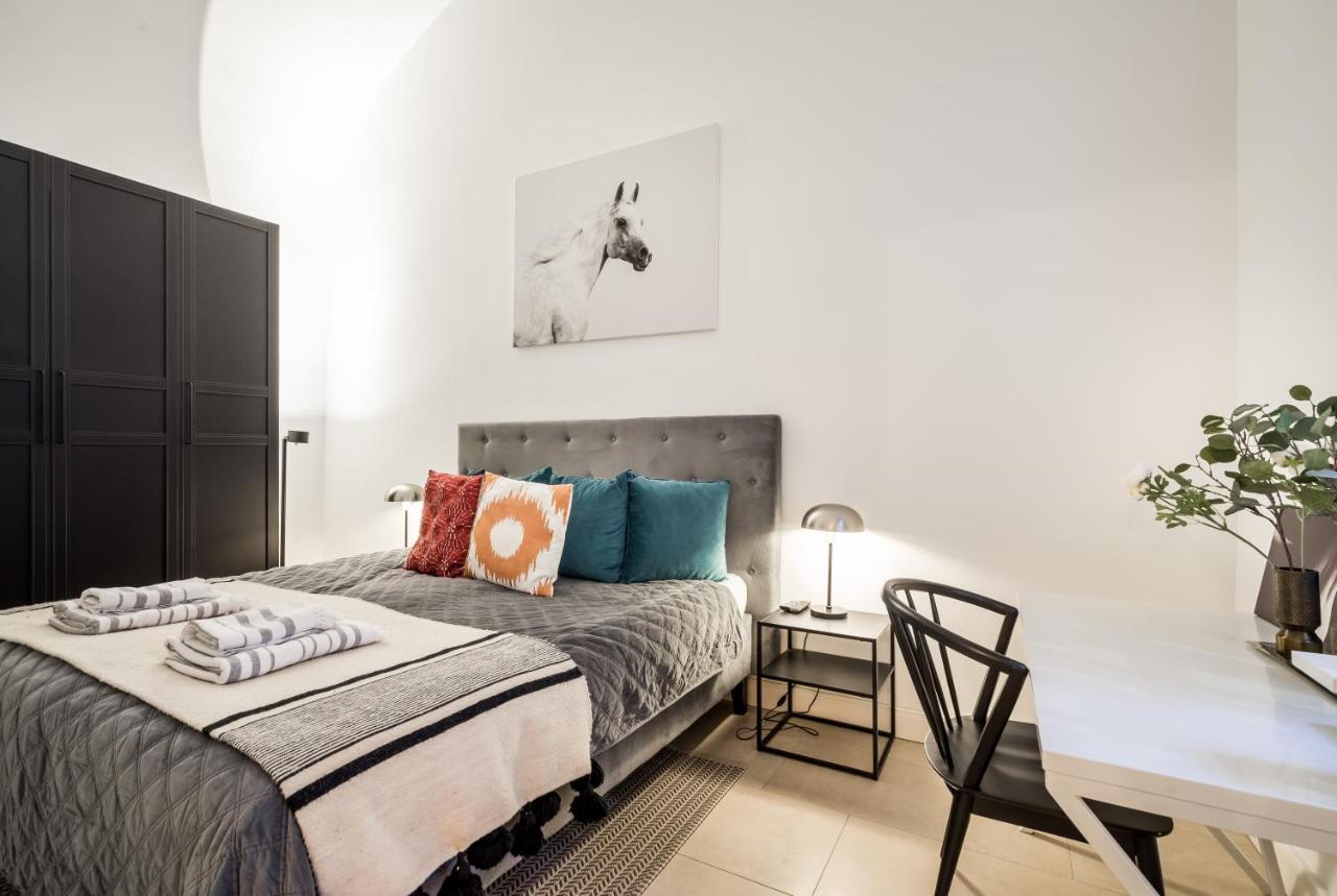 Urban Stable Luxury Apartments Budapeste Exterior foto